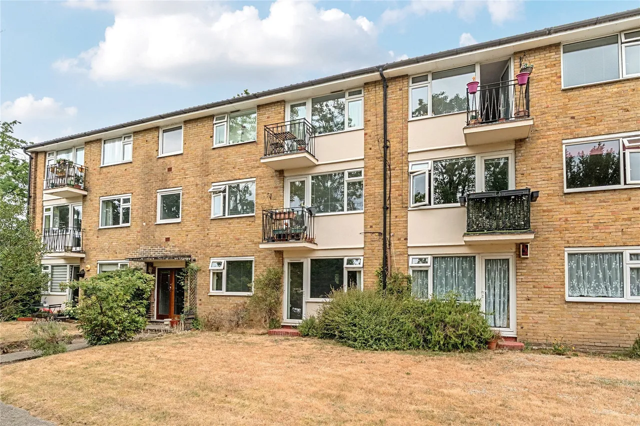 2 bed flat for sale — Embassy Gardens, Beckenham, BR3