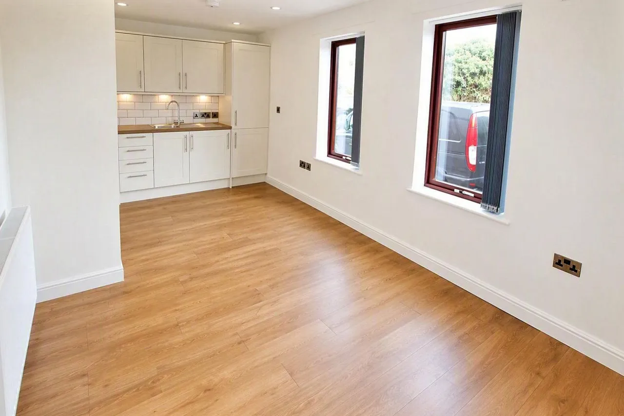 Midland Way, Thornbury, photo 4