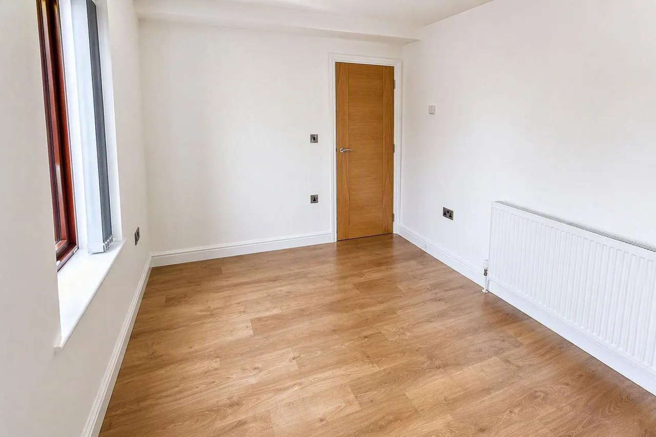 Midland Way, Thornbury, photo 6