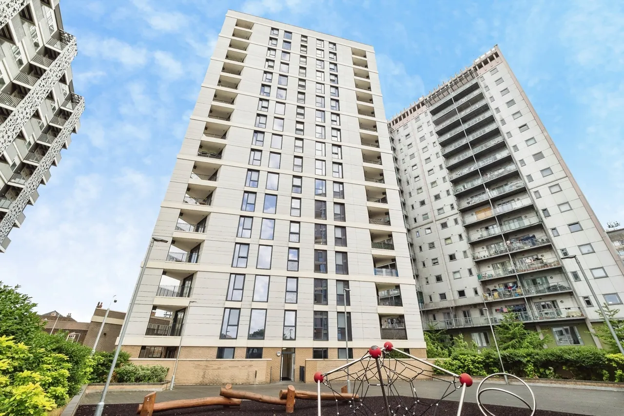 1 bed flat for sale — Ilford Hill, Ilford, IG1