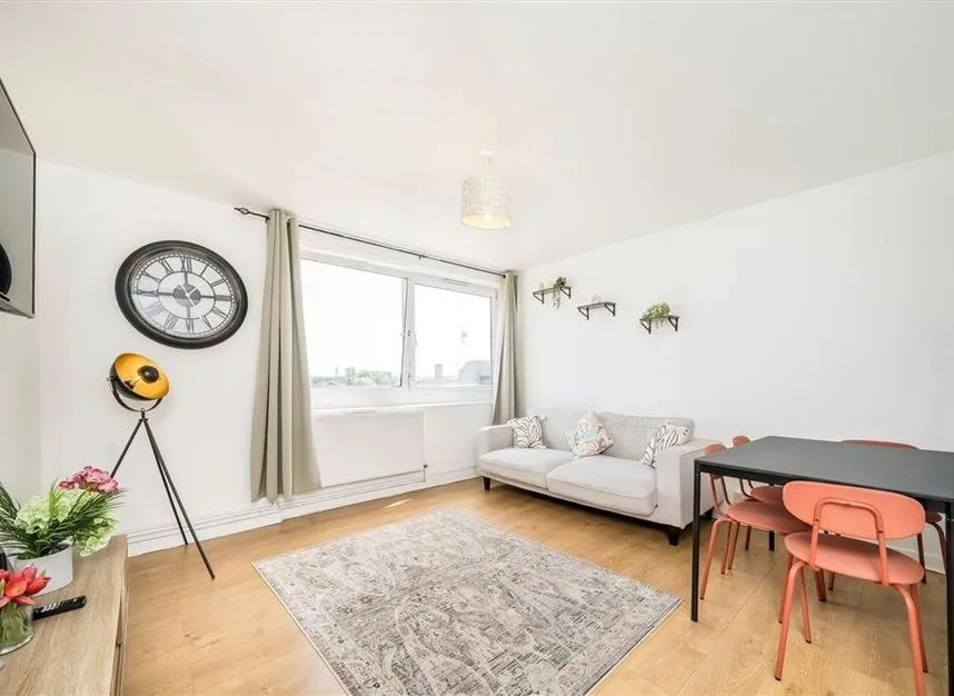2 bed flat for sale, Burbage Close, London Bridge, SE1
