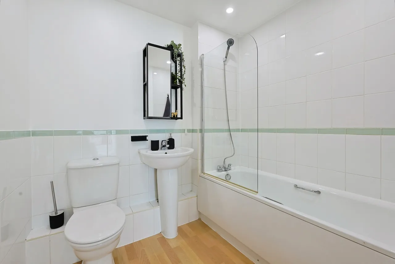 Victoria Road, Acton, W3, photo 20