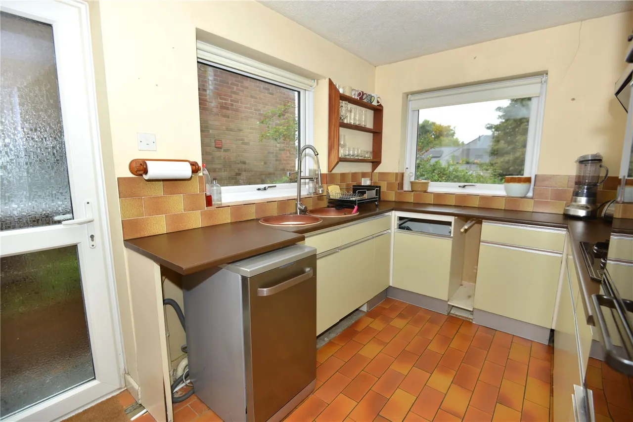 Hayters Way, Alderholt, Fordingbridge, Dorset, SP6 3AX, photo 4