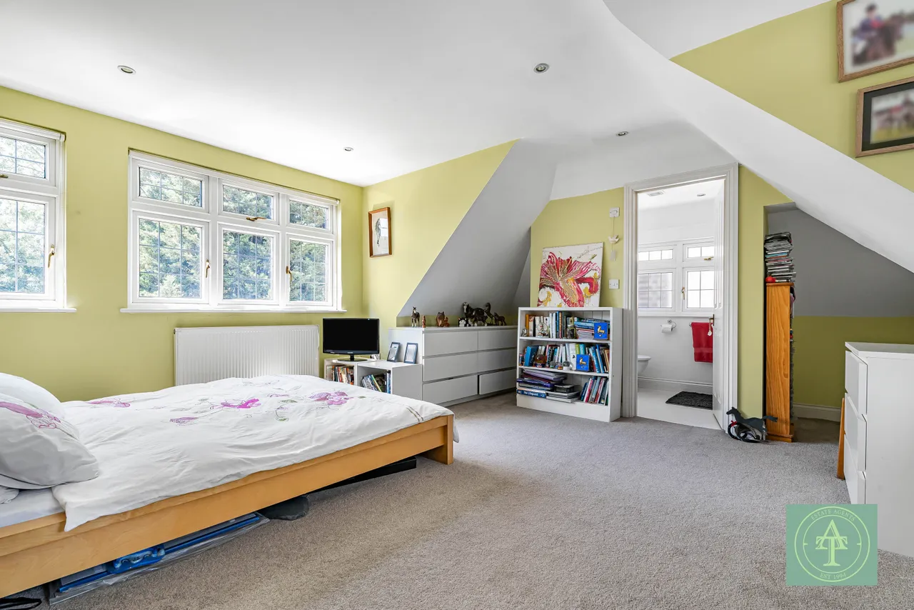 Powys Lane, Southgate, London, N14, photo 44