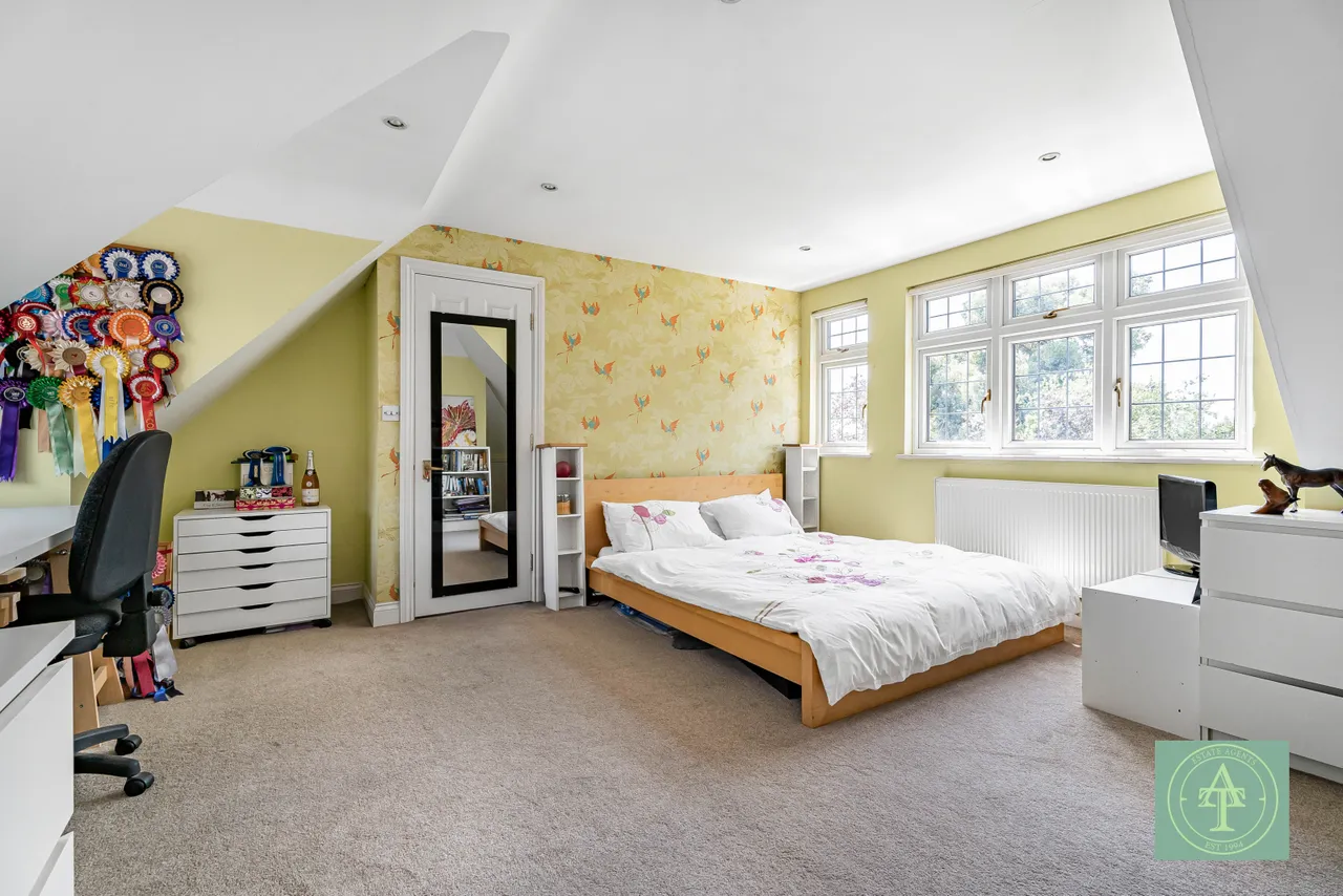 Powys Lane, Southgate, London, N14, photo 45