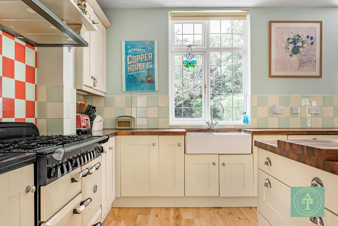 Powys Lane, Southgate, London, N14, photo 10