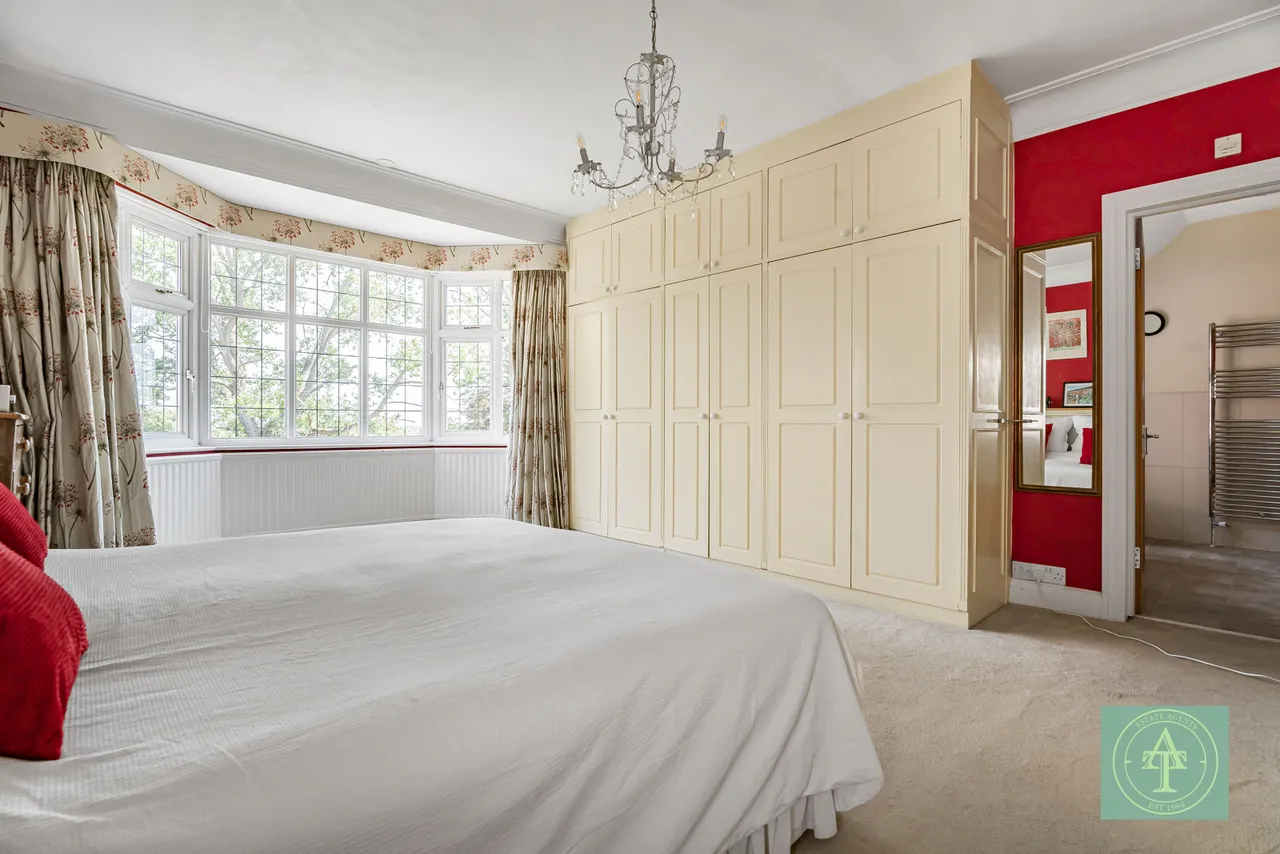 Powys Lane, Southgate, London, N14, photo 32