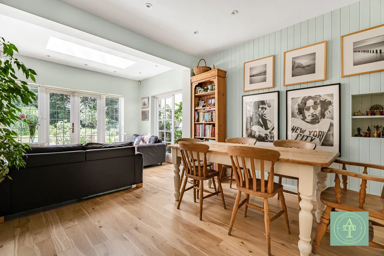 Powys Lane, Southgate, London, N14, photo 11
