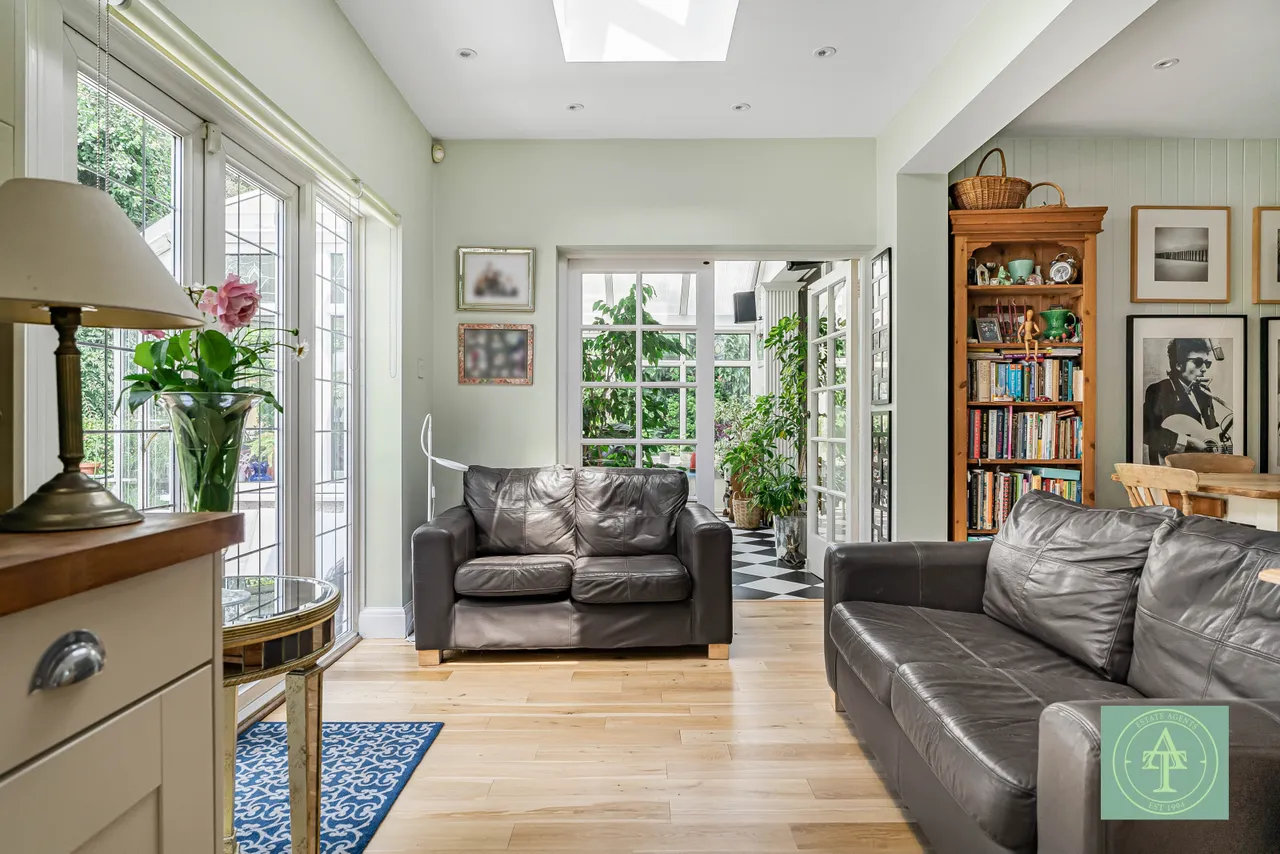 Powys Lane, Southgate, London, N14, photo 13