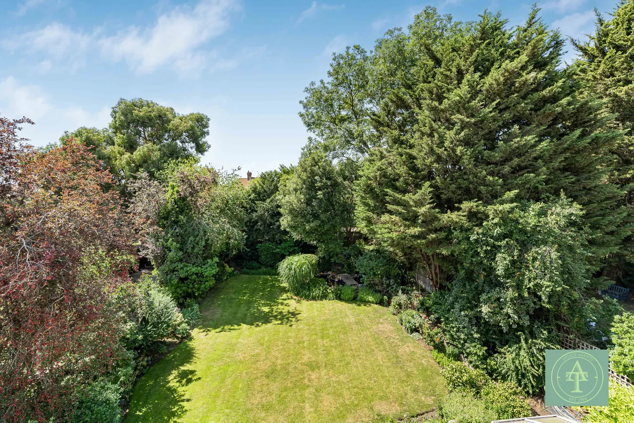 Powys Lane, Southgate, London, N14, photo 47
