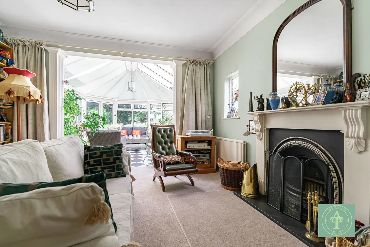Powys Lane, Southgate, London, N14, photo 19