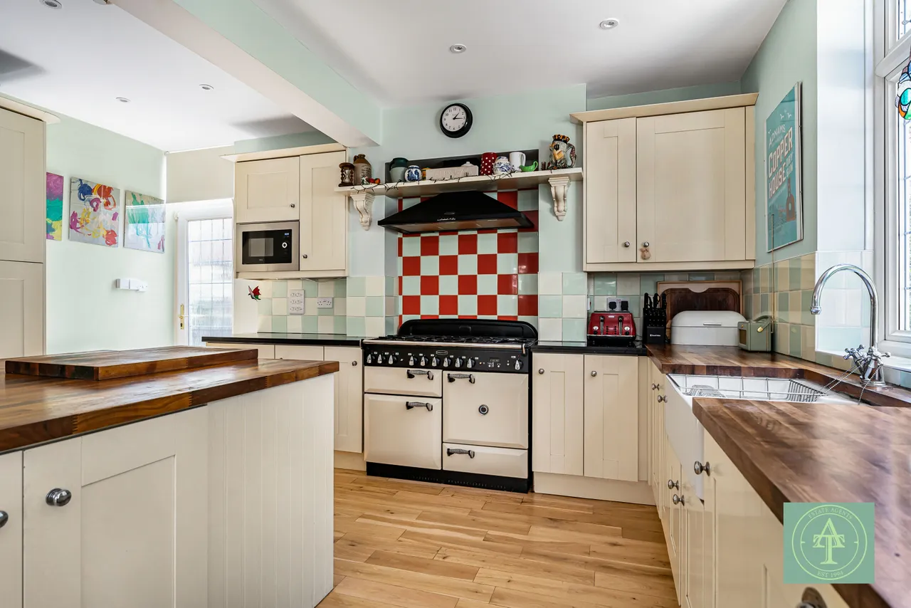 Powys Lane, Southgate, London, N14, photo 9