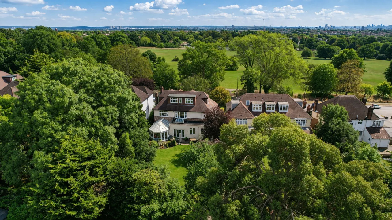 Powys Lane, Southgate, London, N14, photo 58