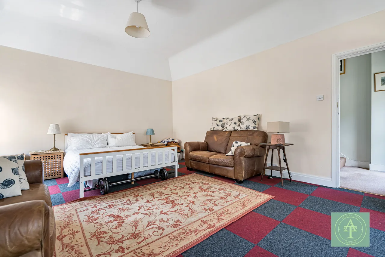 Powys Lane, Southgate, London, N14, photo 27