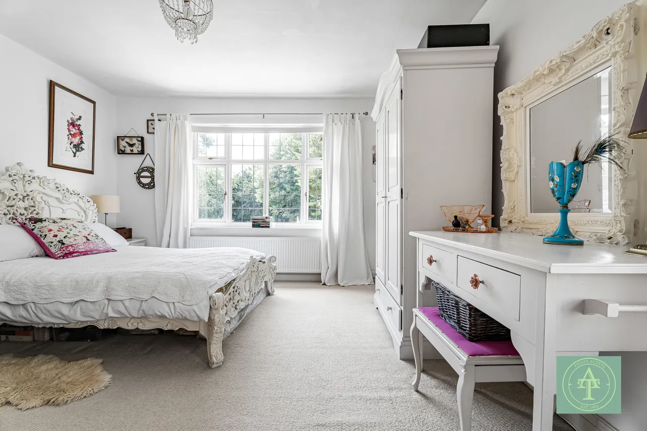 Powys Lane, Southgate, London, N14, photo 37