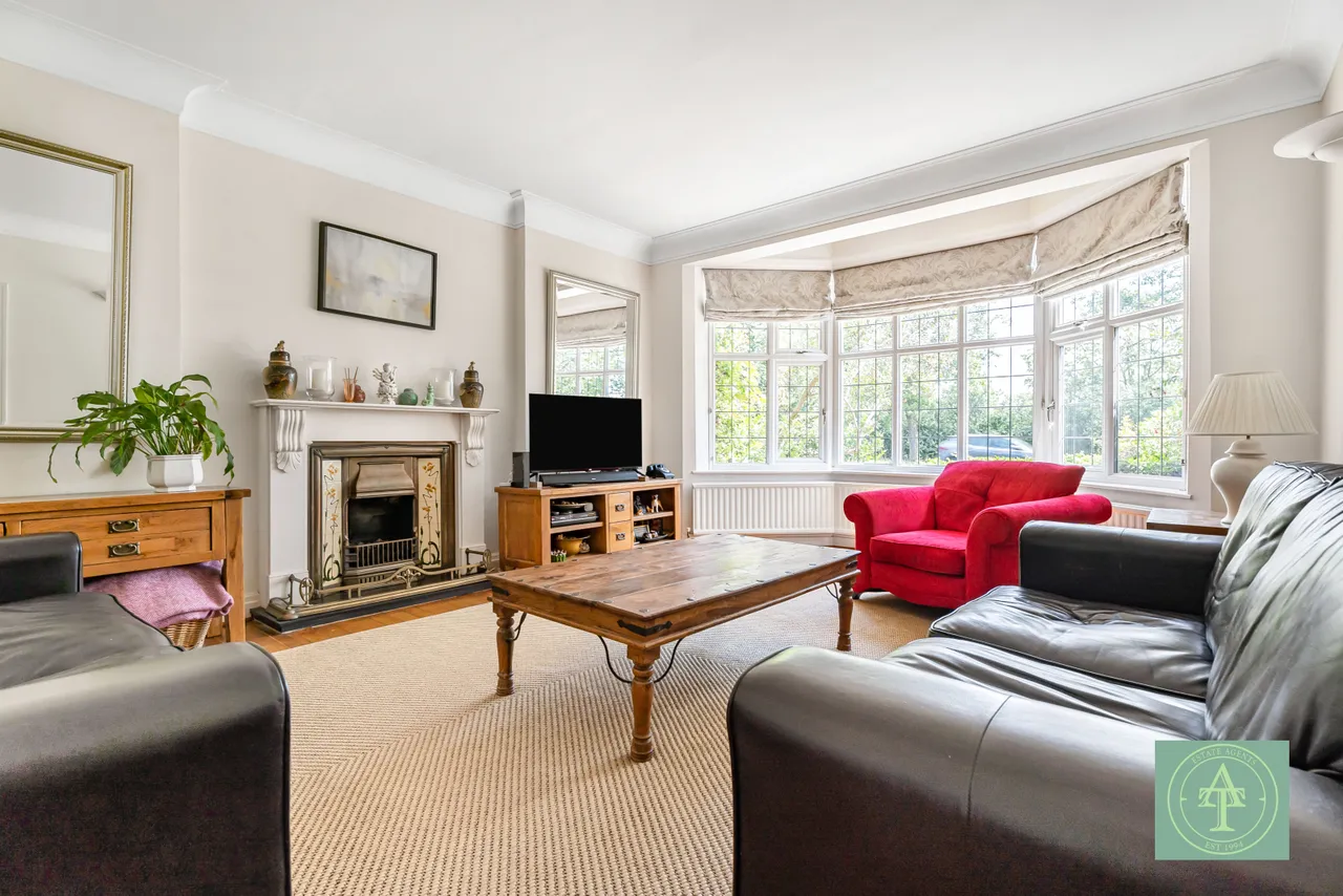Powys Lane, Southgate, London, N14, photo 14