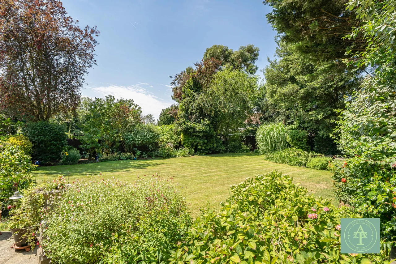 Powys Lane, Southgate, London, N14, photo 48