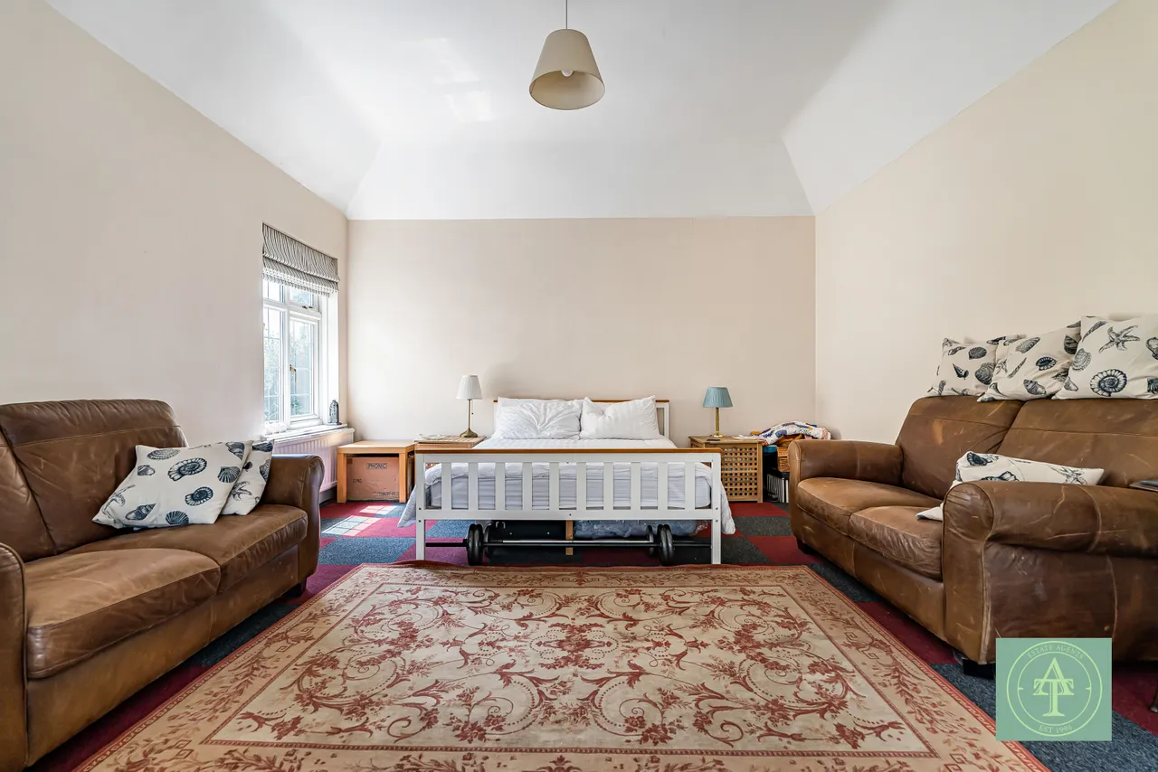 Powys Lane, Southgate, London, N14, photo 26