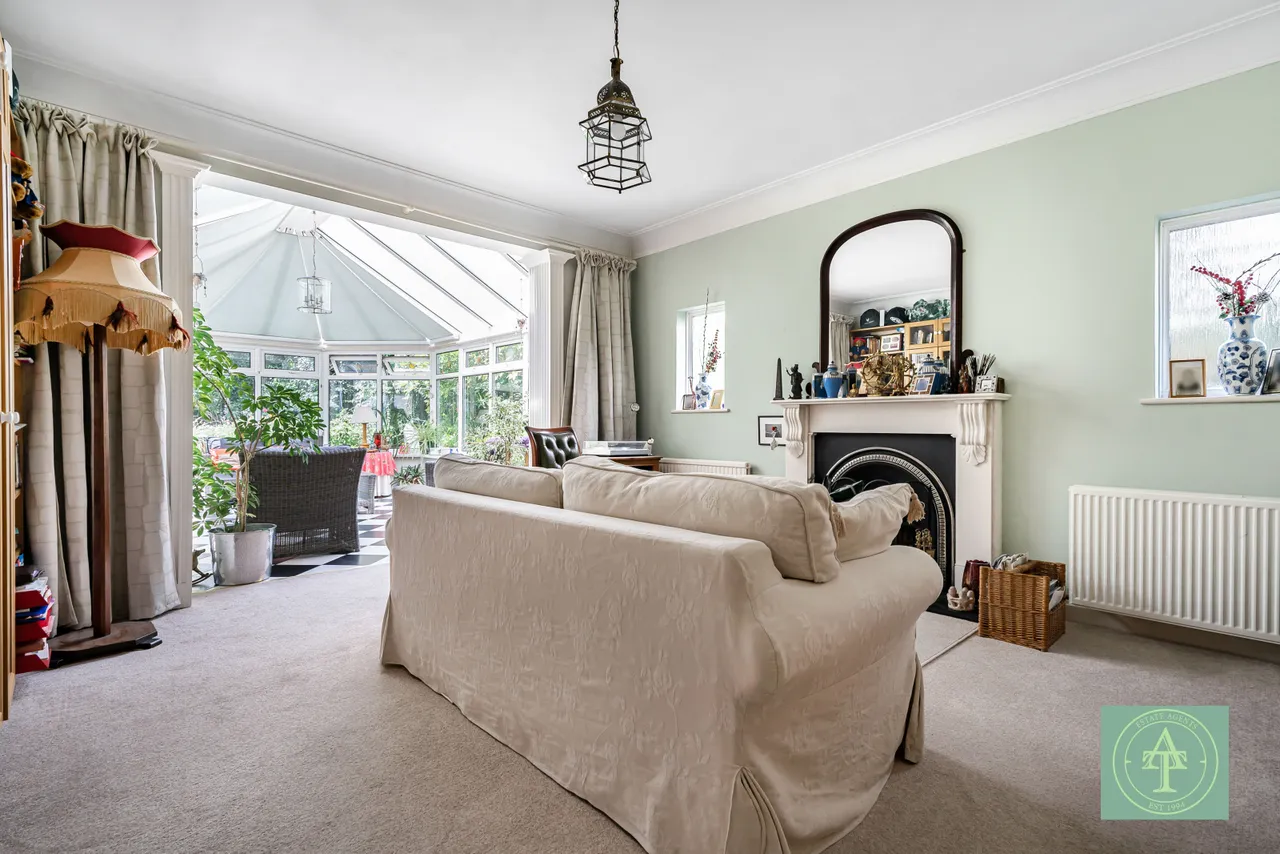 Powys Lane, Southgate, London, N14, photo 17