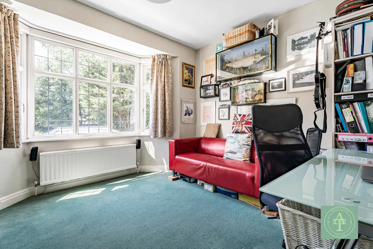 Powys Lane, Southgate, London, N14, photo 39