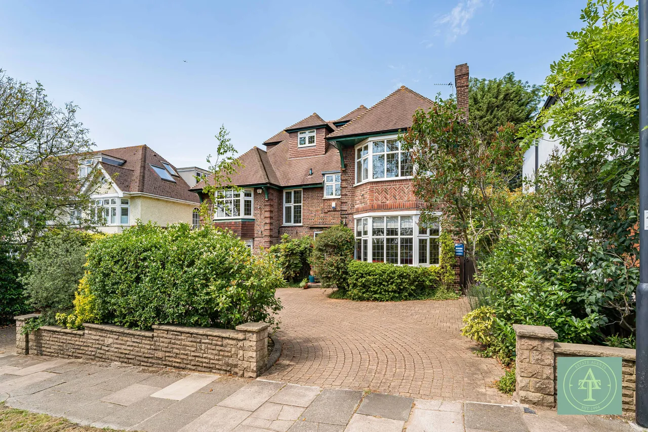 Powys Lane, Southgate, London, N14, photo 3
