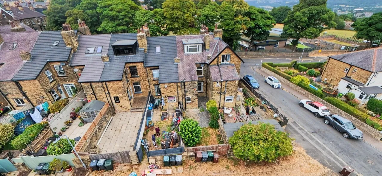 Hall Road Bradford, BD2 2DU, photo 2