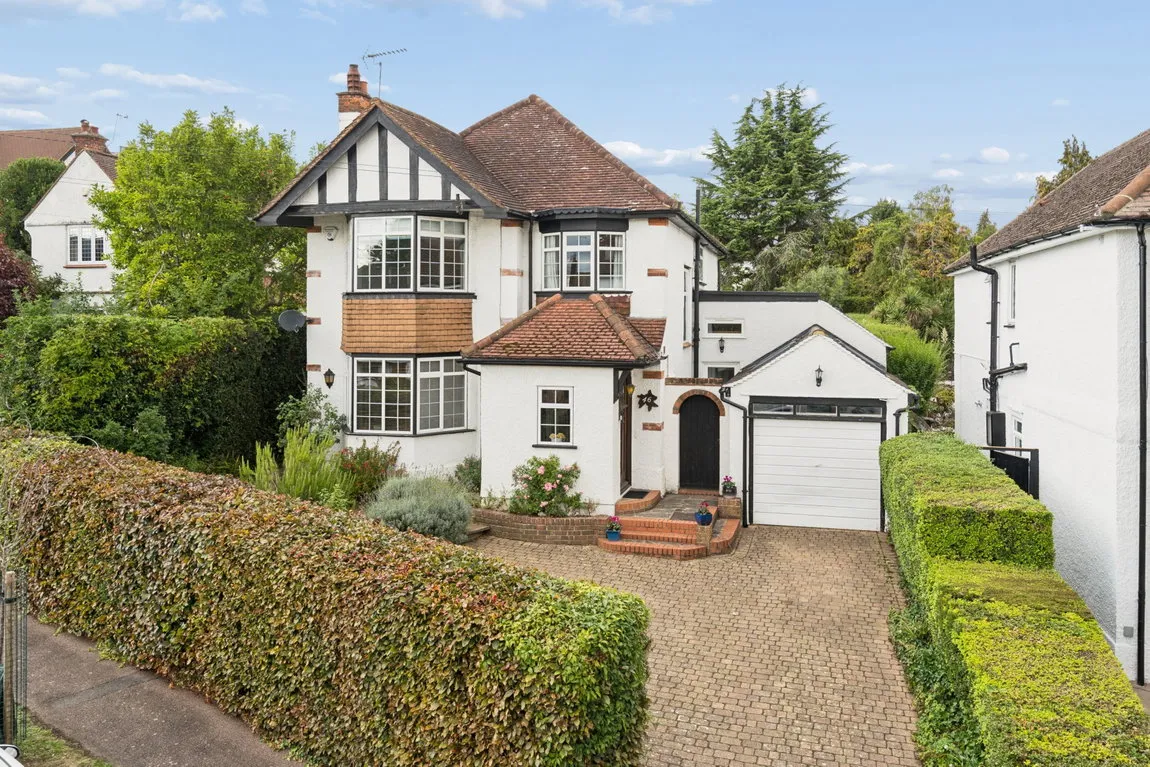 4 bed house for sale, Shepherds Way, Rickmansworth, WD3