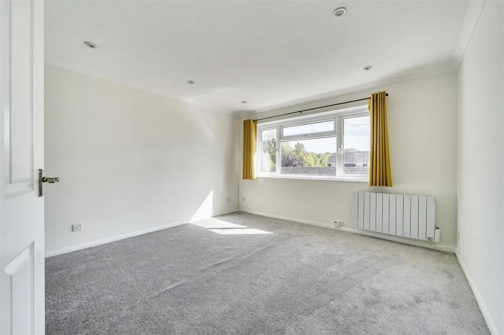 Emmer Green Court, Caversham, photo 4