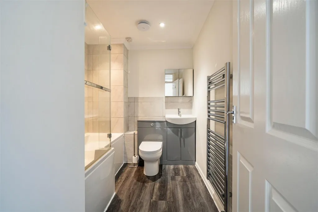 Emmer Green Court, Caversham, photo 11