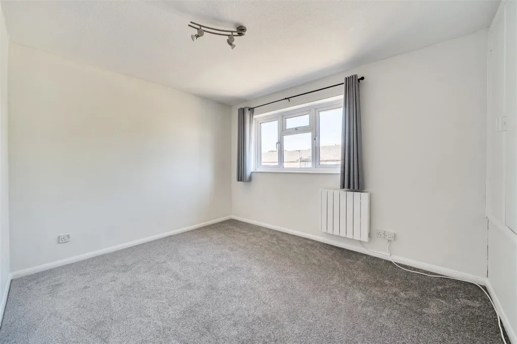 Emmer Green Court, Caversham, photo 7