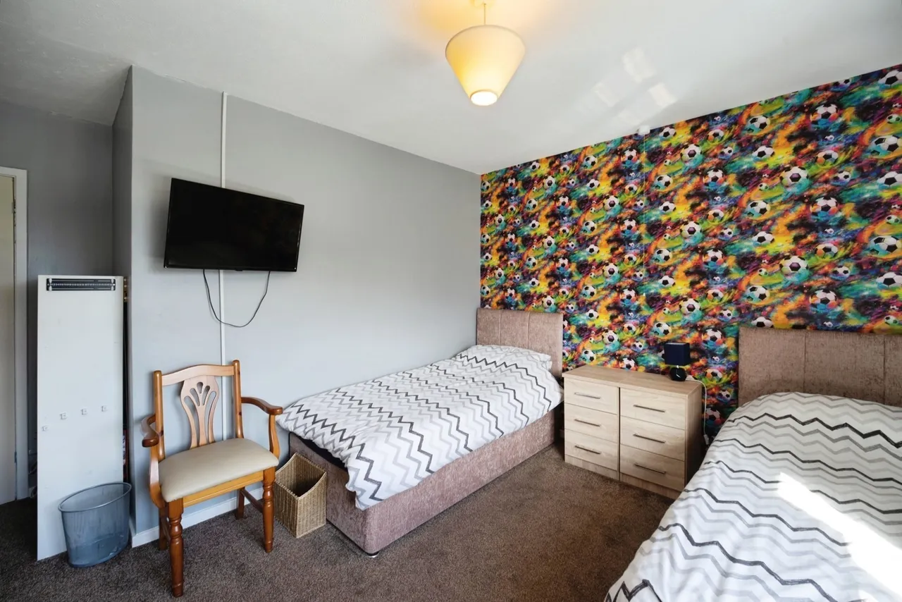 Reevy Road West, Bradford, West Yorkshire, BD6, photo 13