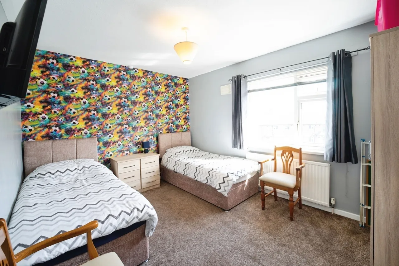 Reevy Road West, Bradford, West Yorkshire, BD6, photo 5