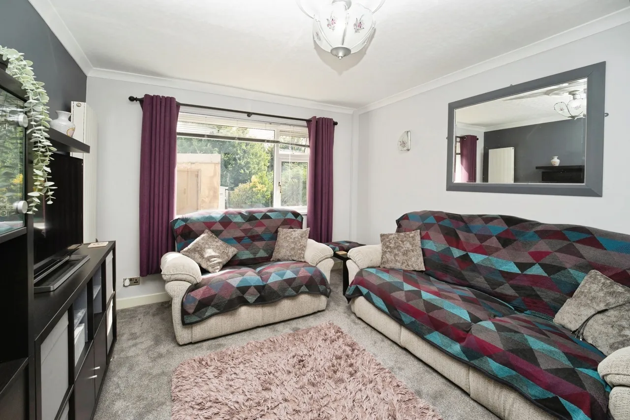 Reevy Road West, Bradford, West Yorkshire, BD6, photo 2
