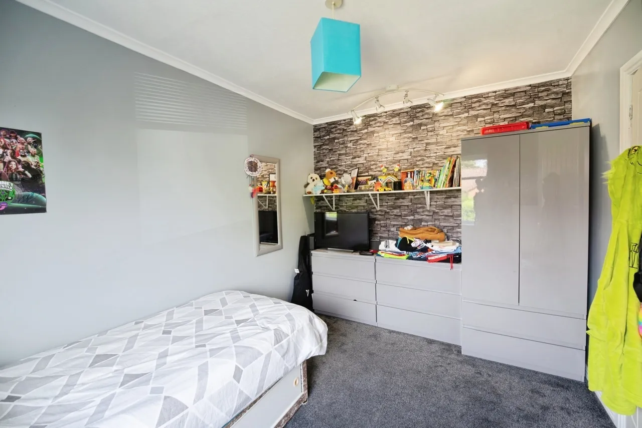 Reevy Road West, Bradford, West Yorkshire, BD6, photo 14