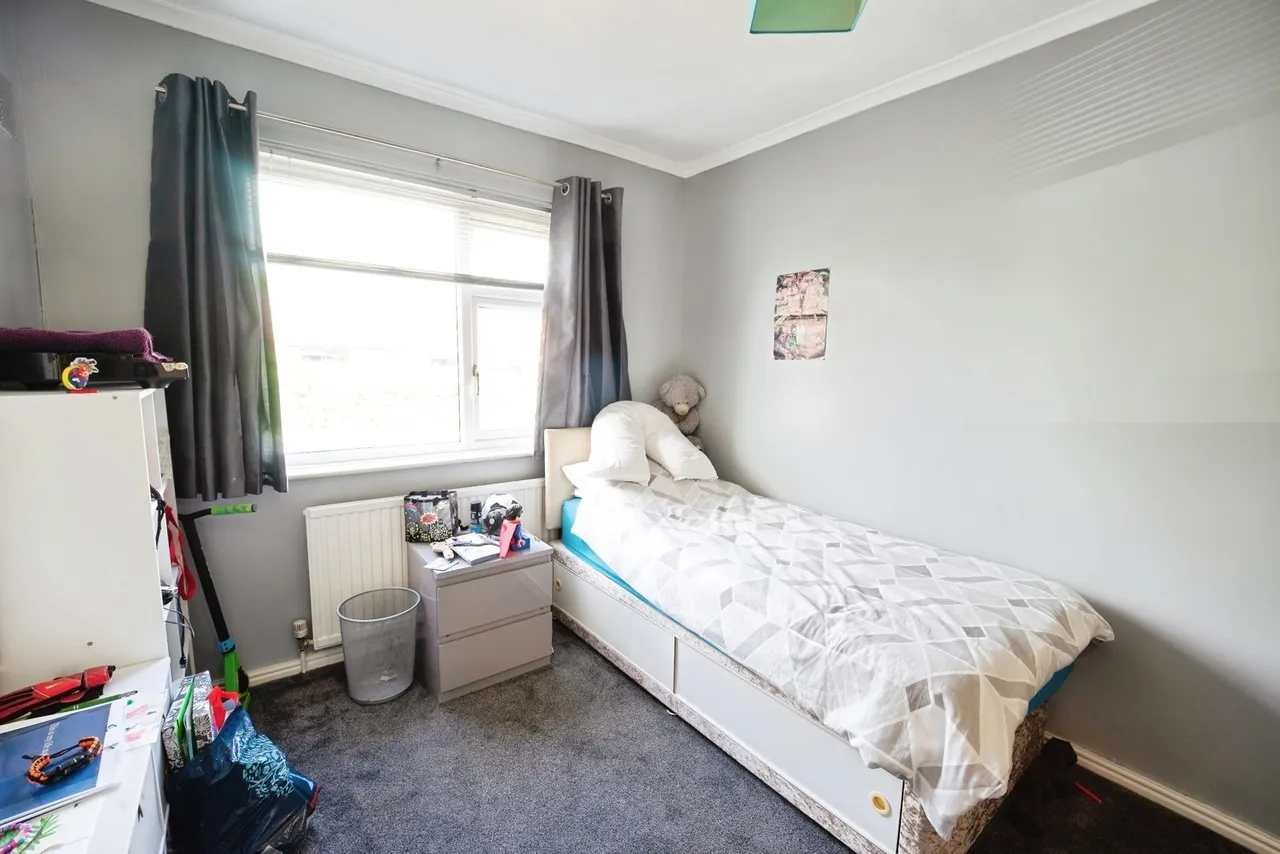 Reevy Road West, Bradford, West Yorkshire, BD6, photo 7