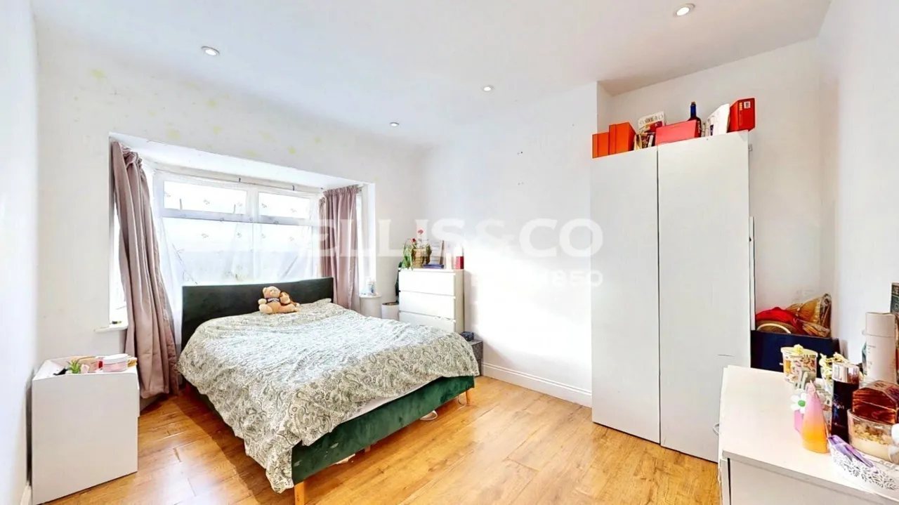 Rosewood Avenue, Greenford, UB6, photo 19
