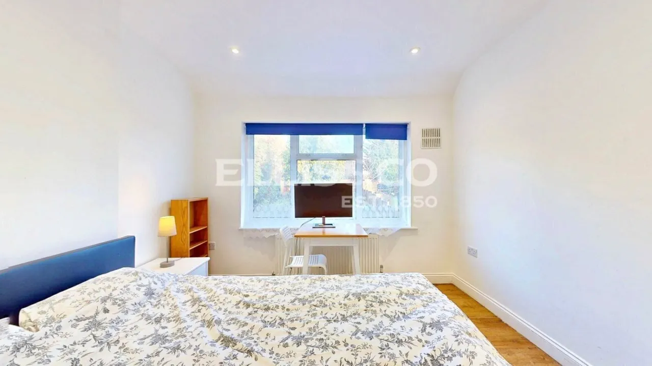 Rosewood Avenue, Greenford, UB6, photo 16