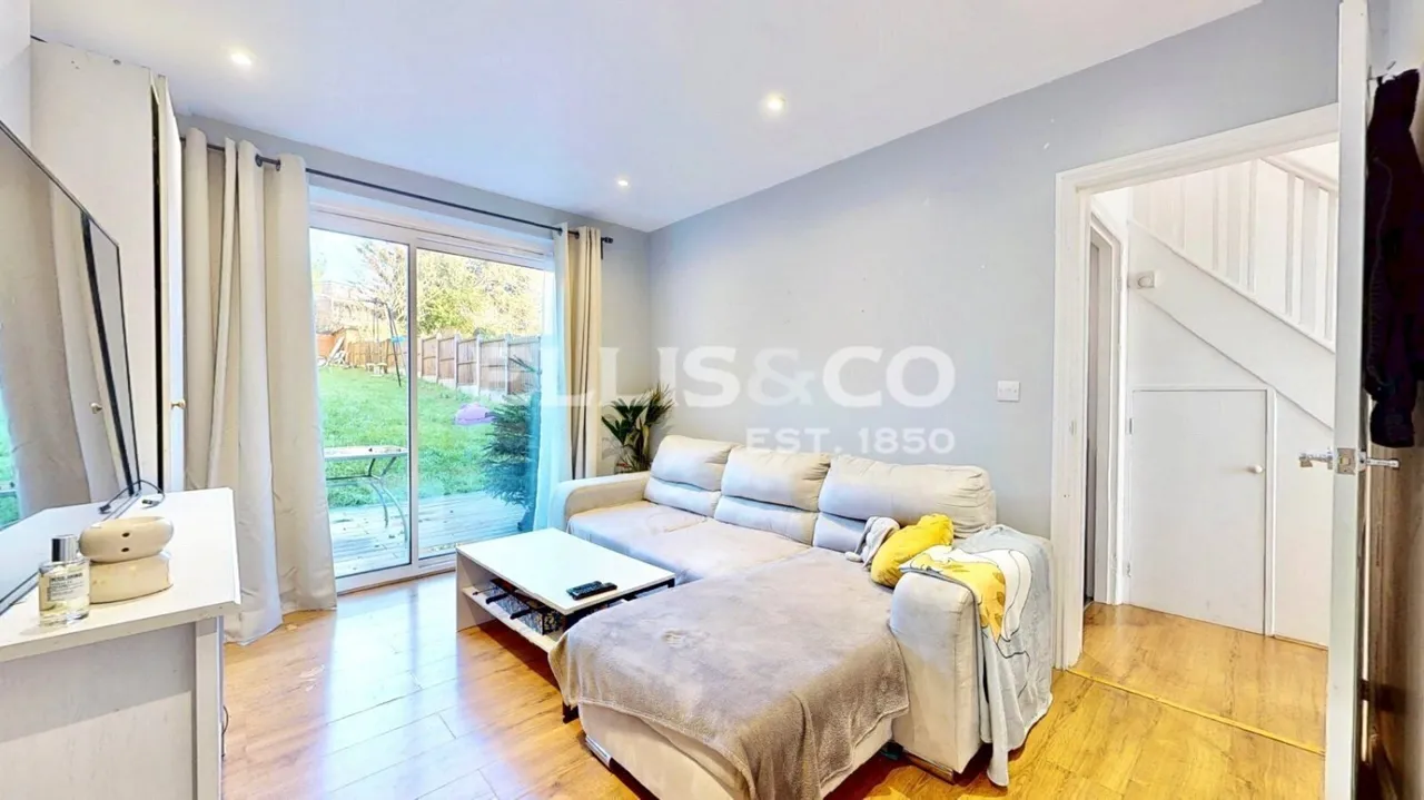Rosewood Avenue, Greenford, UB6, photo 4
