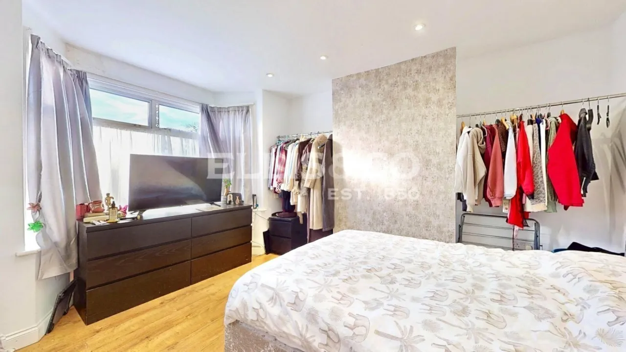 Rosewood Avenue, Greenford, UB6, photo 13