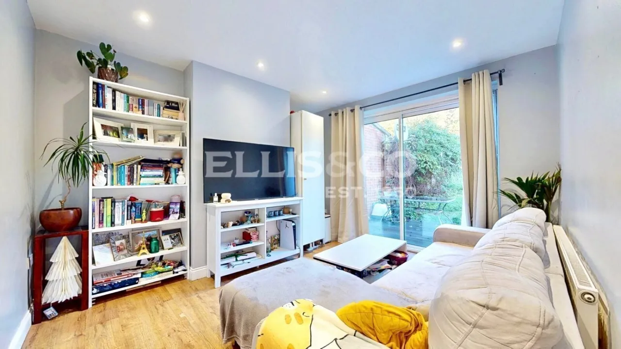 Rosewood Avenue, Greenford, UB6, photo 5