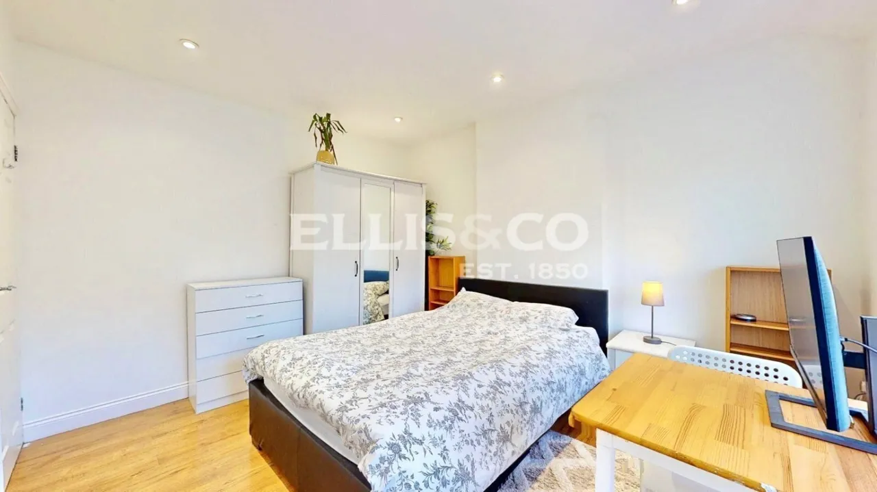Rosewood Avenue, Greenford, UB6, photo 8