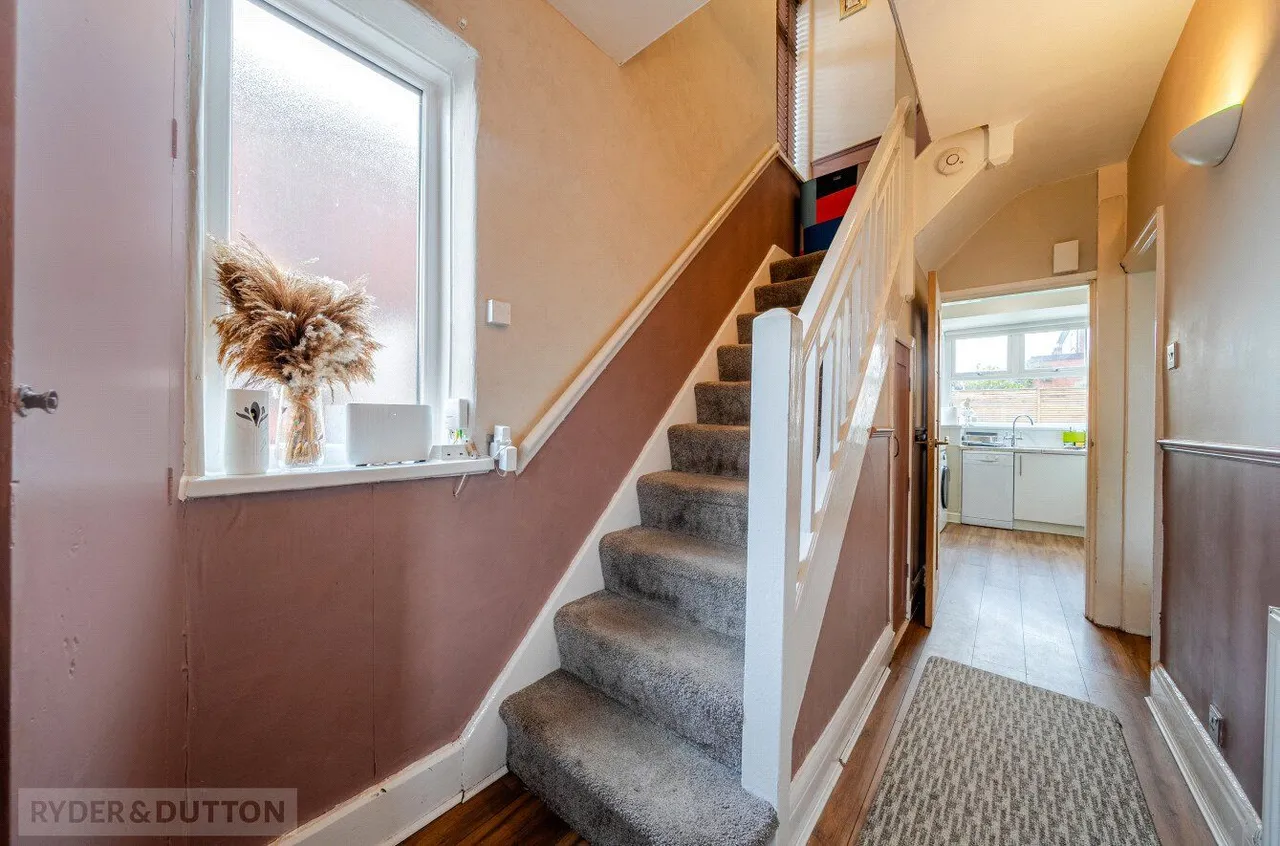 Weston Avenue, Buersil, OL16, photo 13