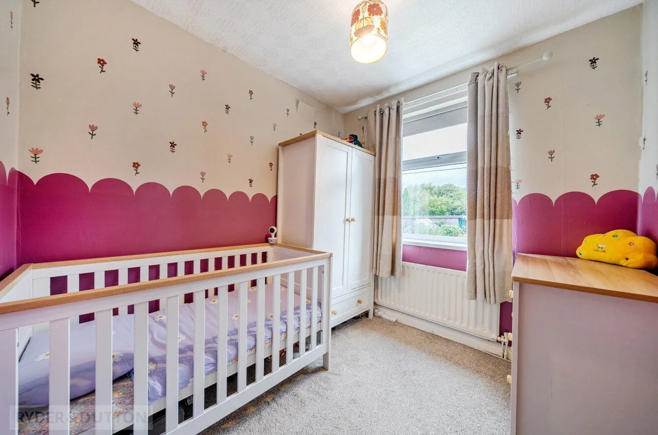 Weston Avenue, Buersil, OL16, photo 8