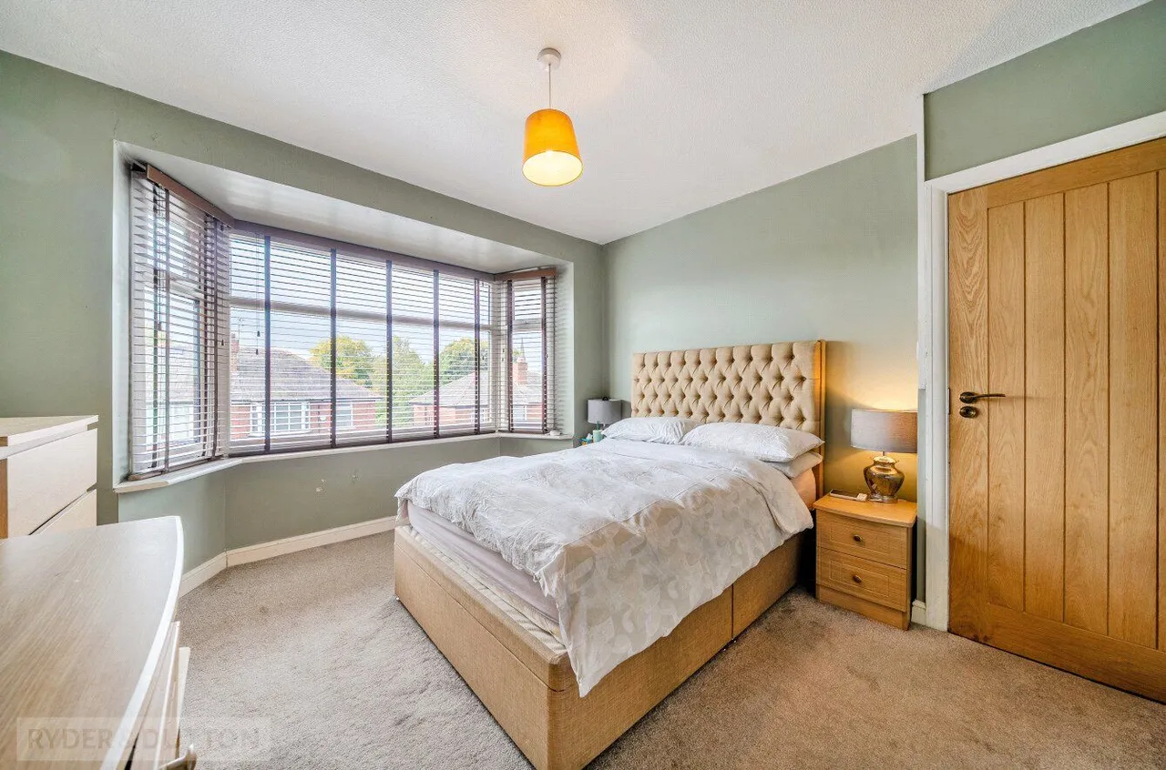 Weston Avenue, Buersil, OL16, photo 17