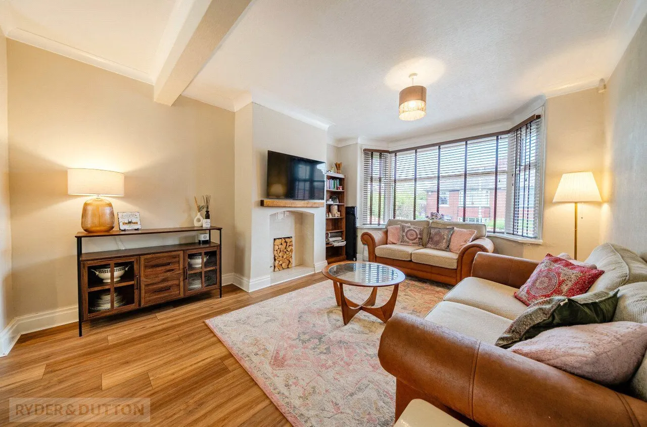 Weston Avenue, Buersil, OL16, photo 3