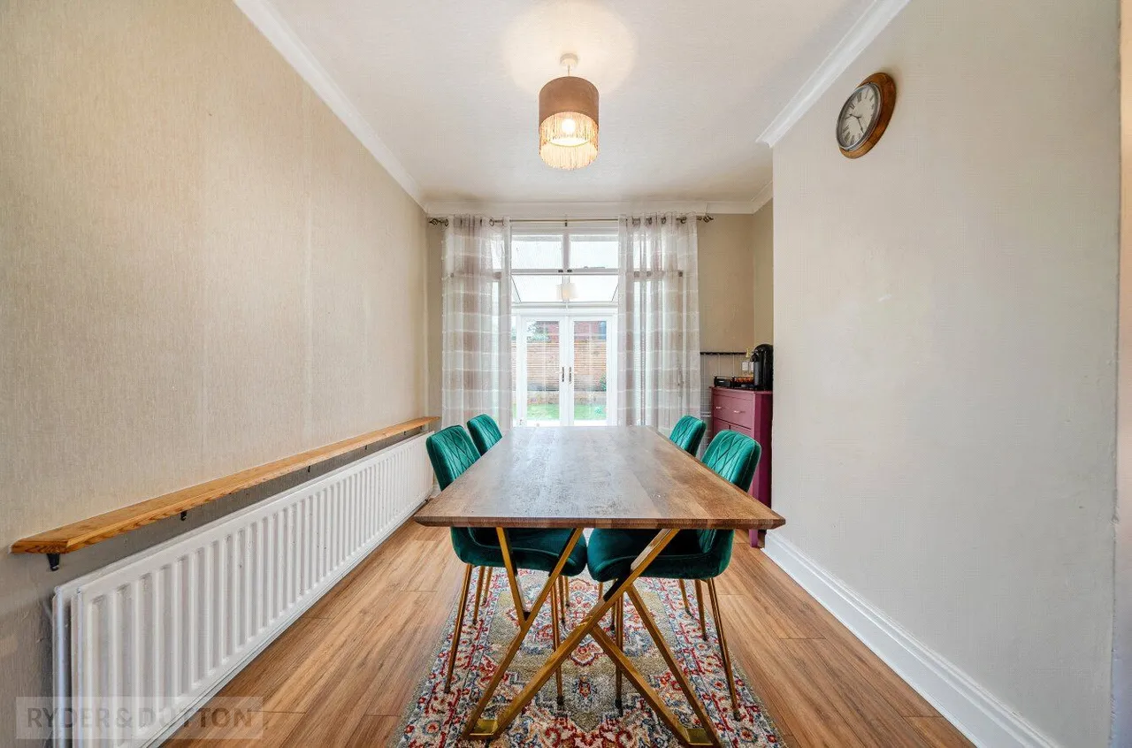 Weston Avenue, Buersil, OL16, photo 16
