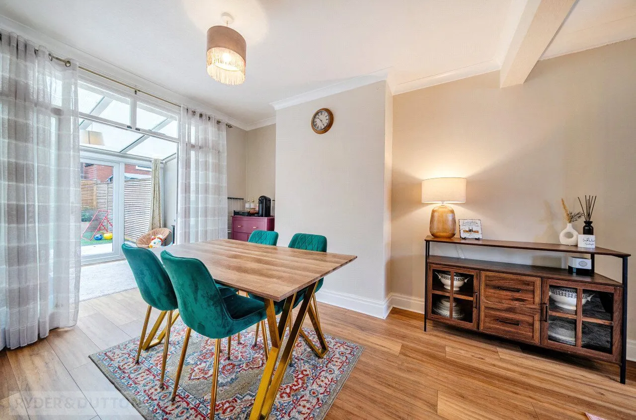 Weston Avenue, Buersil, OL16, photo 15