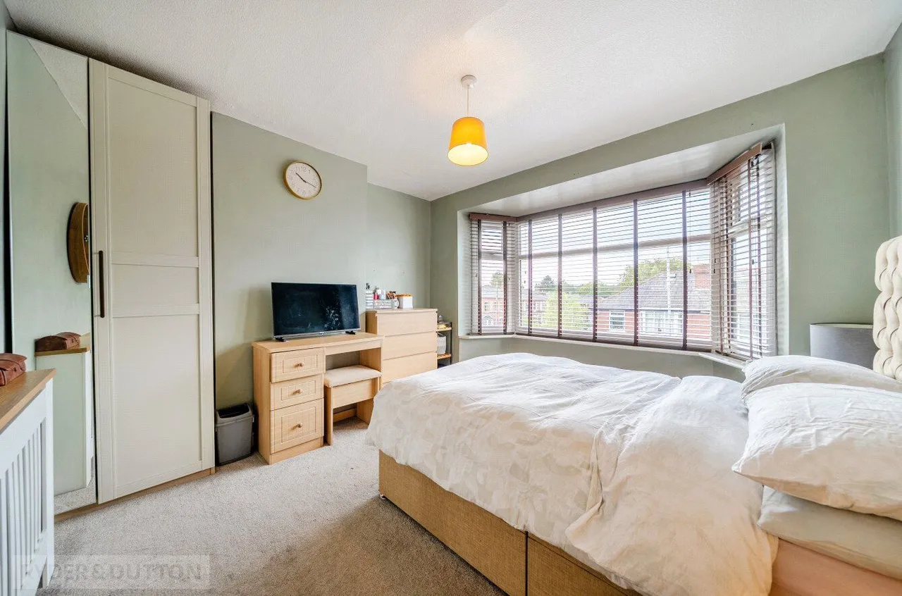 Weston Avenue, Buersil, OL16, photo 6