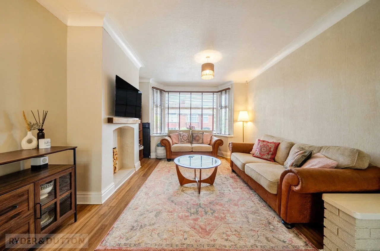 Weston Avenue, Buersil, OL16, photo 12
