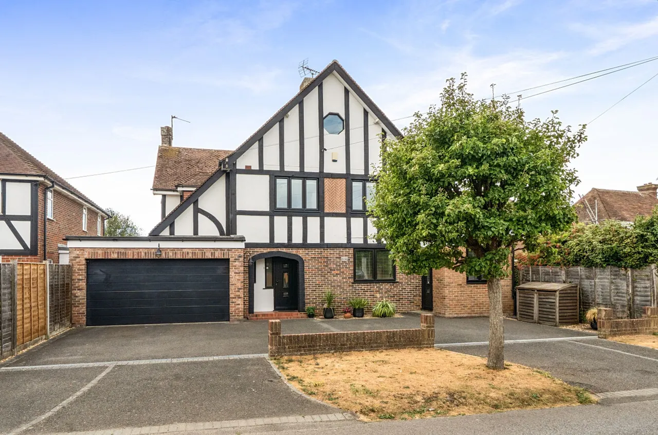 3 bed property for sale, Crossbush Road, Felpham, PO22